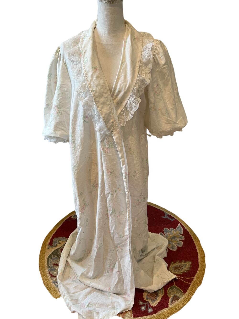 Vintage 80s Barbizon Long Victorian Floral Cotton Puff Sleeve Robe